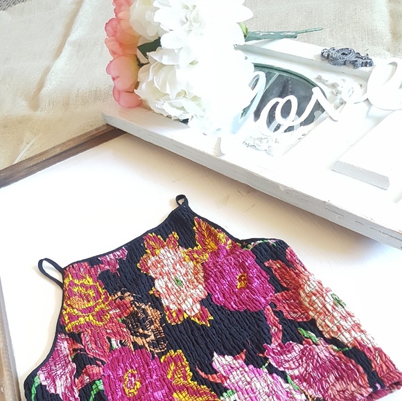 Ruched material crop top - Picture 5 of 5